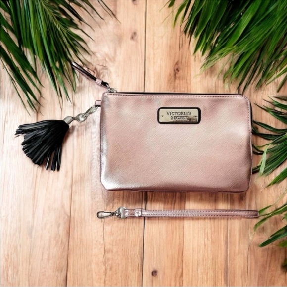 VICTORIA’S SECRET Pink Metallic Wristlet Clutch with Tassel - Picture 2 of 10